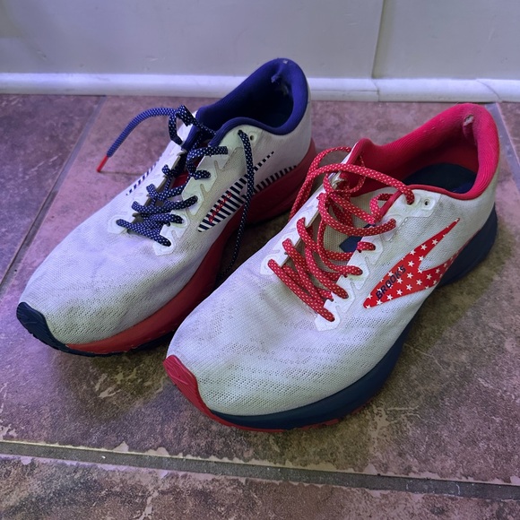 Brooks Launch 7 White Red Blue Women’s USA Running Shoes 1103241D166 Size 9 - Picture 1 of 7